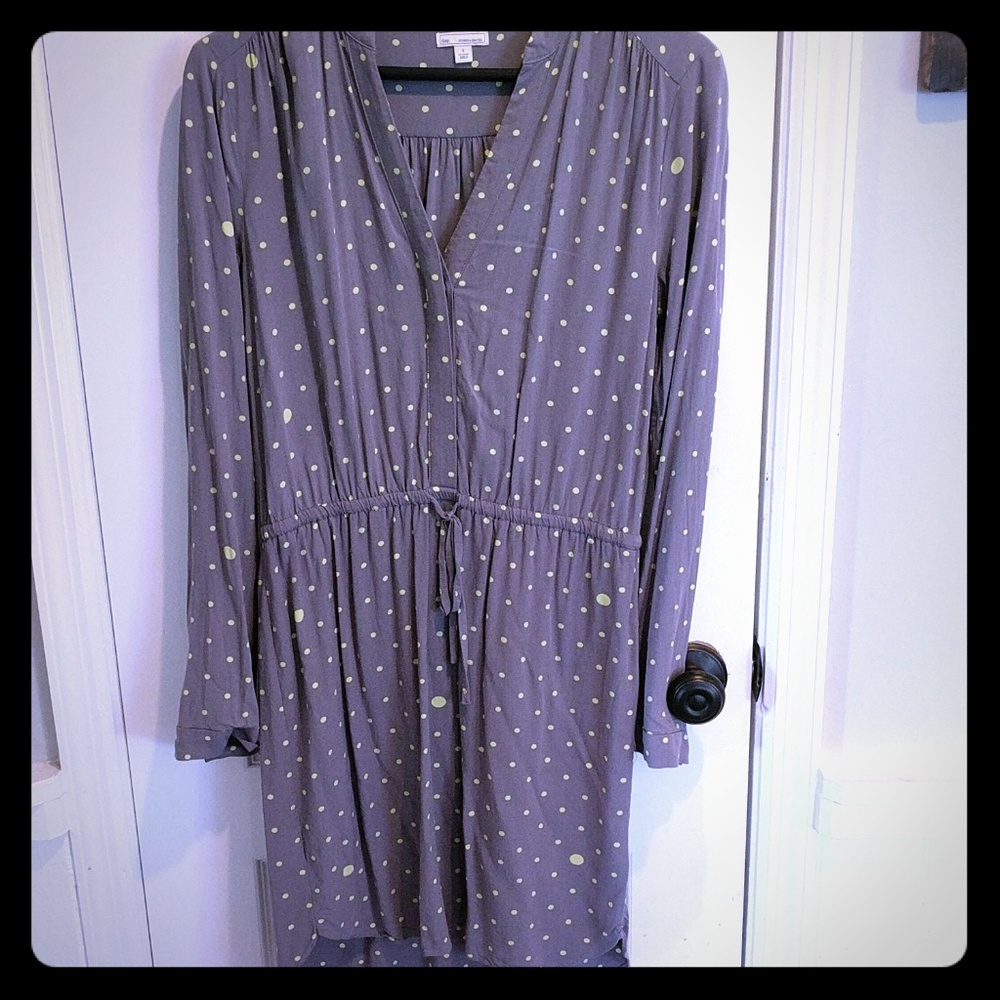 Gap gray&yellow knee length button down 👗